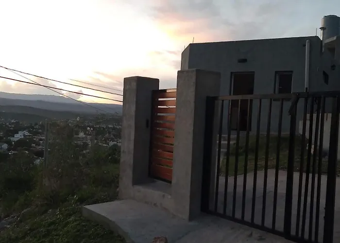 El Mirador Del Atardecer Con Vista A Las Altas Cumbres